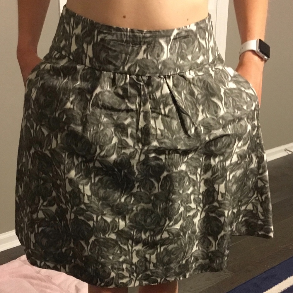 J Crew floral silk skirt, with pockets!! Size 2